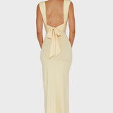 Clara™ - Vestido elegante e intemporal com fenda