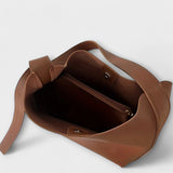 Madalena™ - Mala de Ombro Hobo em Pele Lisa